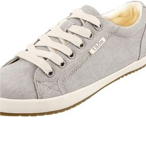 Taos Gray Casual Sneakers size 7.5 W